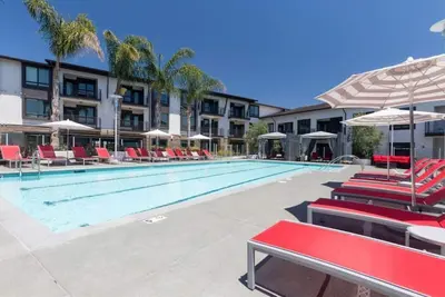 Image de Anton 1101 2br – Poolside Living & Fire Pit Vibes