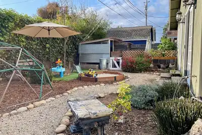 Image de Fun Family-Friendly Summer Home- 3br, Backyard play, 5 min. to beach