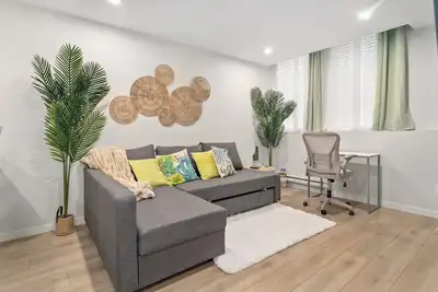 Image de Tropical Caribbean-Themed Cozy Getaway- King Bed-Patio-Parking-Luxury