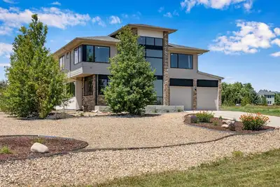 Image de Perfectly Between Boulder - Estes Park! Modern 5-Bedroom House