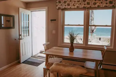 Image de Beachfront Bungalow: beachyard, close to boardwalk