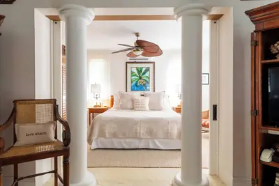 Image de Off The Charts-Waterfront  Tiki Bar & Private Dock