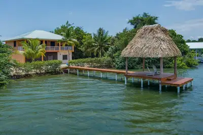 Sunset View-3br Villa-Kayaks-Sleeps 9-Placencia
