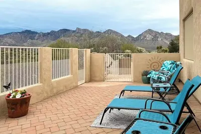 Image de Beautiful 3 Br home with amazing Mt. views, private back patio, and pet friendly