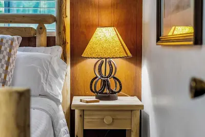 Image de Vintage Smith Lake Retreat!