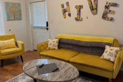 Image de Cozy Apt- Centrally located