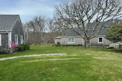 Image de Newly Renovated Charming Guest House in Chilmark with WiFi, Ac, Covered Porch