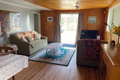 Image de Cozy, comfortable and close to Cbd