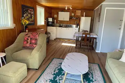 Image de Cozy & comfortable, dog friendly cottage and close to Cbd