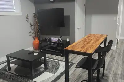 Image de Exquisite 2-bedroom basement Suite in peaceful Beaumont