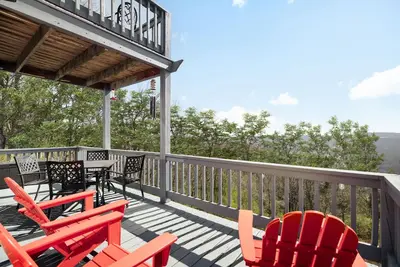 Image de Mountain cabin w/hot tub & fire pit