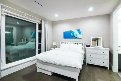 Image de Family Friendly 7 Bed Rooms house The Chateau - St No. 00177094