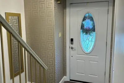 Image de 3-bedroom townhome in delightful Pittsburgh with WiFi, Ac