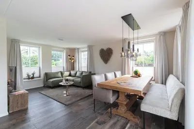 Image de 't Boshuis villa is beautifully situated on Vakantiepark de Kremmer in Gasselte. This new, spacious vacation home is suitable for 6 persons.