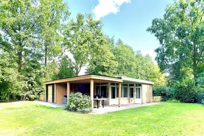 Image de This recently renovated cozy vacation bungalow is located in front of the vacation park De Kremmer in Gasselte and is near 't Nije Hemelriek. A maximum of 2 pets are welcome