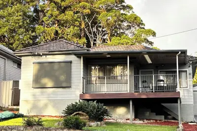 Image de Charlestown Central 7 Bedrooms Front House & Back Unit