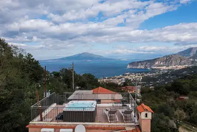 Image de Villa Rosa: jacuzzi with Sorrento coast view