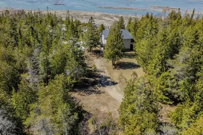 Image de Stonehenge Tobermory - Rustic Waterfront Retreat