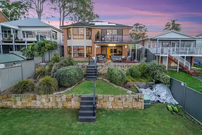 Image de Absolute Waterfront with 5 bedrooms