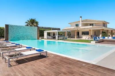 Image de Villa à Syracuse avec 3 chambres à coucher, 6 couchages