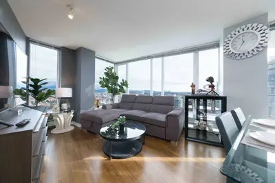 Image de Downtown Walk Score Paradise with Sauna & Pool