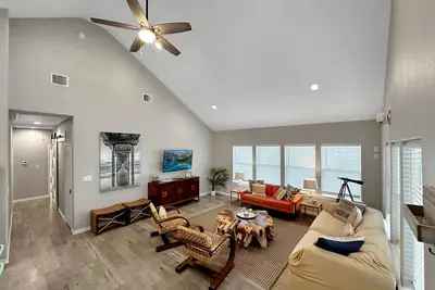 Beachfront Oasis! Swim Spa, Firepit, Slide + More!