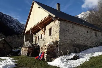 Image de Vieille maison rénovée au cœur du Parc des Écrins pour amoureux de nature