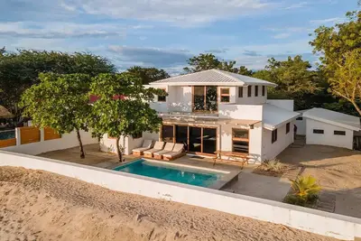 Image de Casa Ohana: Beachfront Family Getaway with Pool & Ocean View