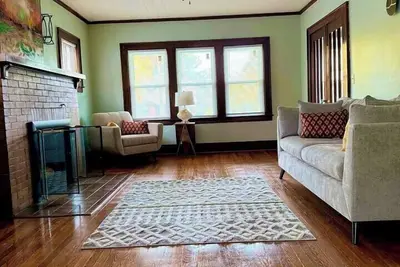 Modern 3br Retreat • 1, 500sf Stay Near Destiny Usa