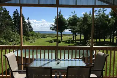 Image de Ocean Front Cozy Cottage Home on Private Beach & Boardwalk With Pool