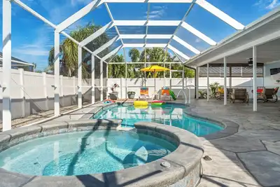 Image de New! Heated Pool, Spa, Games, Ami Beaches