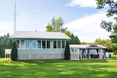 Image de Private multi-family, fully stocked cottage on Graham Lake with large front lawn