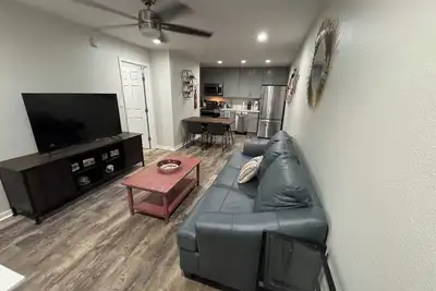 Image de Cozy 1-bedroom condo across the street from Fsu and Doak Campbell Stadium