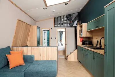 Image de Azure Horizons– Retreat Hot Tub Glamping Pod Pf 9