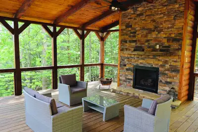 Image de All New Exterior - 3 bedroom Cabin in lovely N. Georgia Mountains. Pet-Friendly!