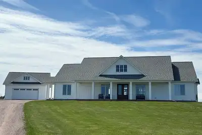 Image de Water View Vacation Home Located in Rustico- Subdivision Access To Beach.