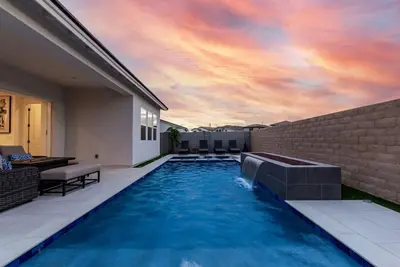 Image de Luxe 4br Retreat w/ Pool, Hot Tub & Sunset Views