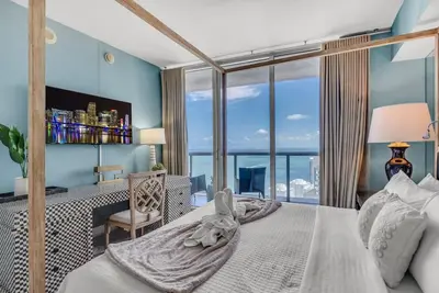 Image de Icon Brickell 2br | Bay Views + Pool