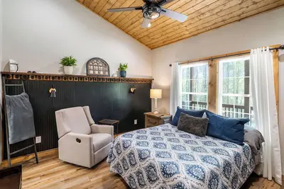 Image de Cabin 4, the delightful Happy Cabin in the heart of Moravian Falls, Nc