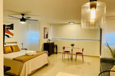 Image de Cozy & Chic Beach Studio Condado w Parking, Olympic pool & fitness room