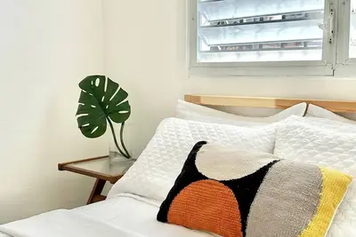 Image de Beach 8 min, Downtown, Walkable, Luxe