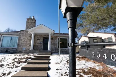 Image de Charming 4-Bedroom, 2-Bath Retreat Near Lake Nokomis – Now 20% Off!