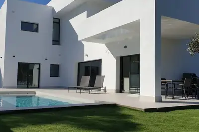 Image de Villa with pool a few meters from the beach