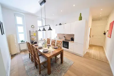 Image de Loftly: Kant99 - Zentral - 90m2 - Self Check-In