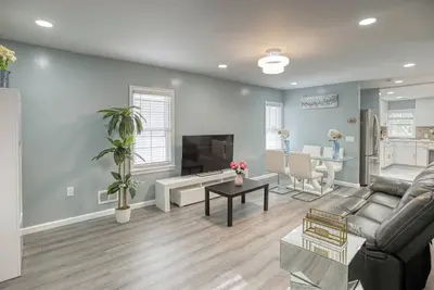 Image de Modern 3-bedroom house in Downtown Princeton with fitness room, Ac, parking.