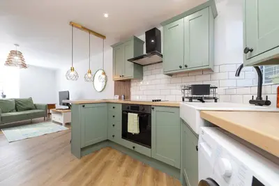 Image de Cosy-Cute Miner's Cottage on the Taff Trail