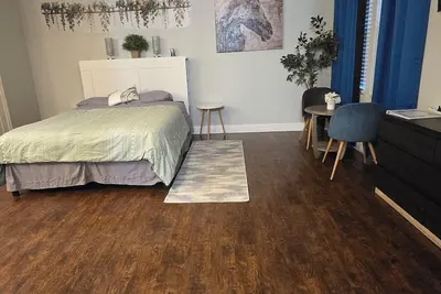 Image de Charming 1-bedroom Studio Apartment Few Blocks from Twu