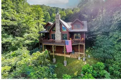 Image de Log cabin, spectacular view, private trail. Home base for your Wnc adventures.
