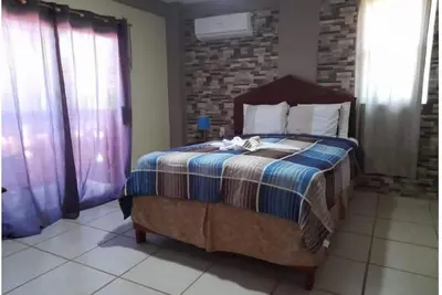 Image de La Delphina Bed and Breakfast Bar and Grill Queen