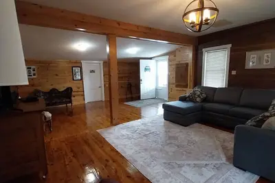 Image de Cozy 2 bedroom  1, 700 square ft home. Sleeps 4. Directly on the Ky Bourbon Trail